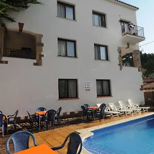 https://apartamentos-ar-caribe-lloret.catalonia-hotels.com